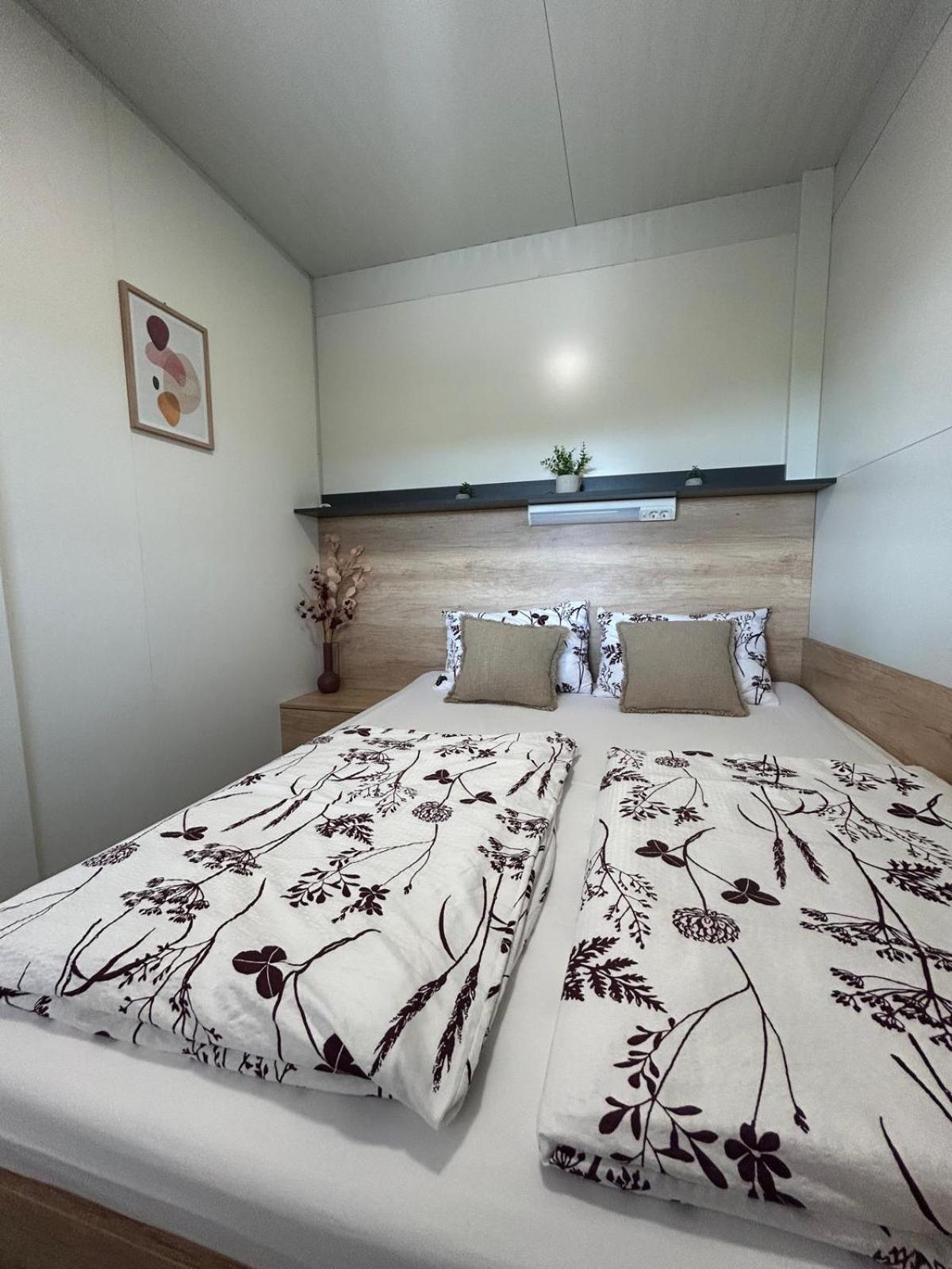Mobile Home Vilmaris Pakoštane Екстериор снимка