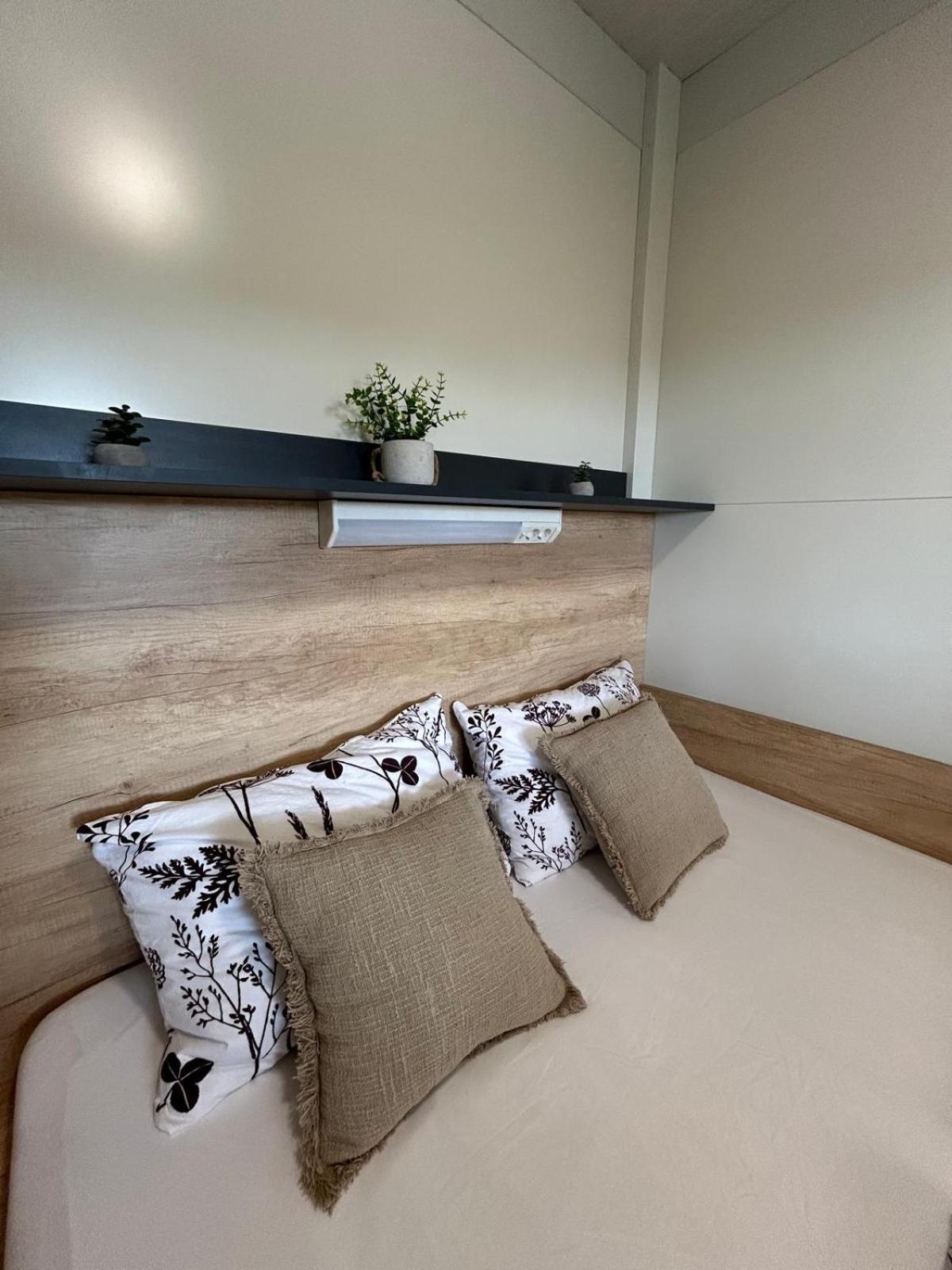 Mobile Home Vilmaris Pakoštane Екстериор снимка