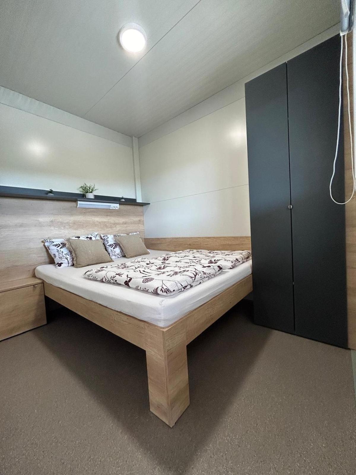 Mobile Home Vilmaris Pakoštane Екстериор снимка